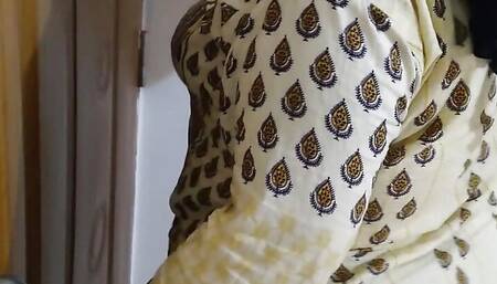 Pakistani Muslim Aunty is fucked by a Guy while cleaning the home - Hindi & Urdu