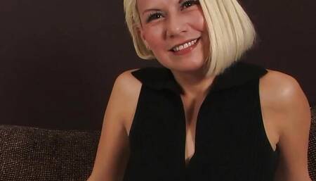 Feeling lonely in the hotel room the milf was happy to get