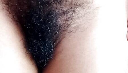 sexy girl shaving her beautiful pussy