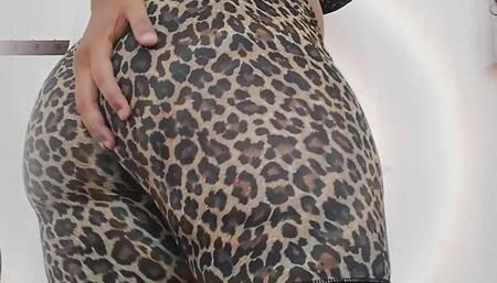 Latina Findom hypnotizes you with her fat ass and leggings