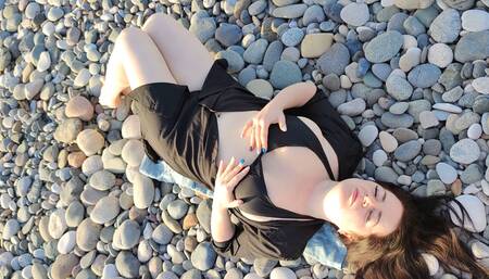 Big natural boobs and perfect feet - gorgeous Mistress Lara touches herself at public beach