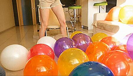 Emma mass sit to pop on the chair Full HD