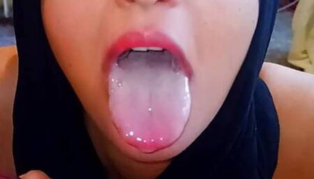 Cum Spills From Muslim Teen's Mouth DO4