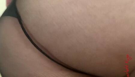 Scarlett Kage explores stocking fetish - big ass, fat ass, pawg, stockings, tights, stocking seam, feet, tops of feet, soles, footdom, foot fetish MP4 SD