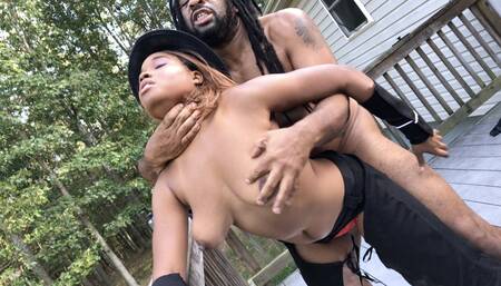 Fucking a sexy cowgirl outside in the backyard