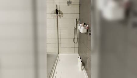 Ik heb weer een lekkere cock teaser gemaakt onder de douche ???? \nGenieten hoor ????\n\nI made a shower cock teaser ????\nCome watch it