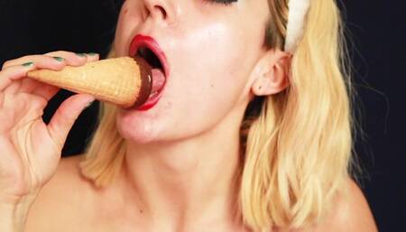 Watch me get messy with food ;)