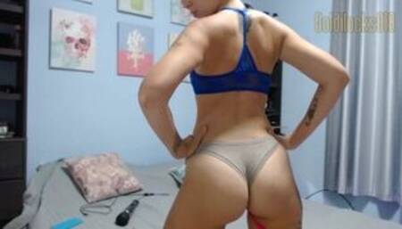 Show Goldilocks018 Shake Ass