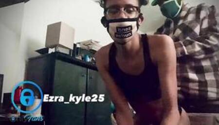 Black ebony femboy twink onlyfans model ezra_kyle25 gives Doggystyle anal to bbc hunk