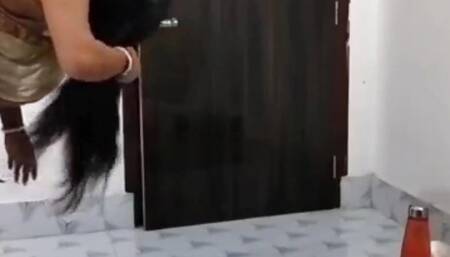 Indian Desi Bengali bhabhi ko ghar pe jakar choda