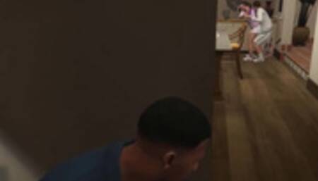 GTA Horny Vouyeur is Sneeking in to Unkown House