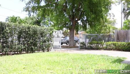 ExxxtraSmall - Nicole Bexley