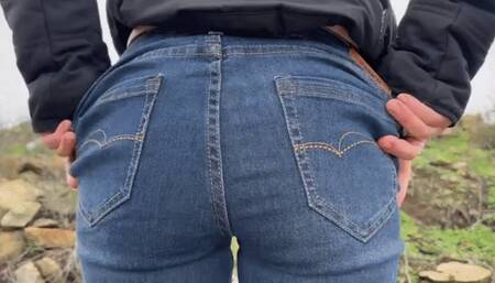 Cute bubble butt girl shows off thong on field trip