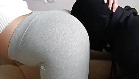 Hot Facefarting Session in Grey Leggings