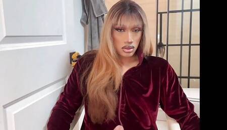 Big Dick TS  solo Autumn Runner