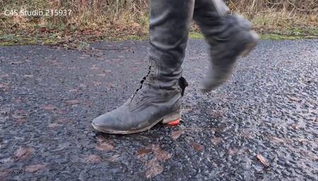 Walkover Crushing Strawberrys in my Well Worn Dirty Riding Boots