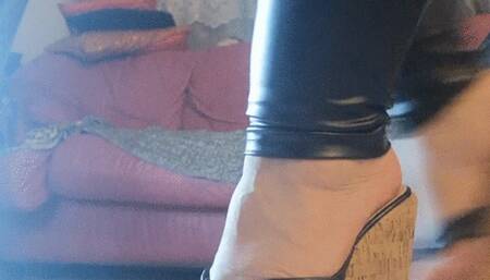 FOOD CRUSH WITH HIGH CORK WIDGIES IN HD