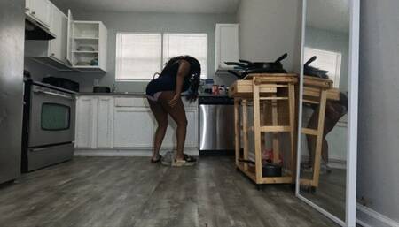 MXDominion Destroys a bag of Nasty, Digesting Noodles