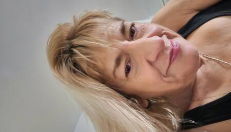 Cougarlishis horny Milf masterbating deep throat dildo