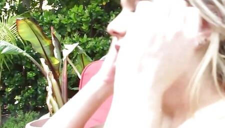 Fucking the neighbor outdoors is this blondes way of getting