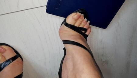 Toe Wiggling Seduction