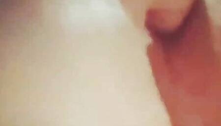 Hard fingering amateur wife waiting her husband