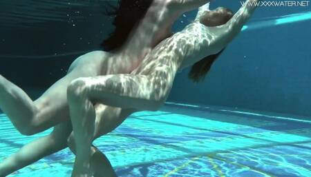 Jessica and Lindsey's underwatershow video