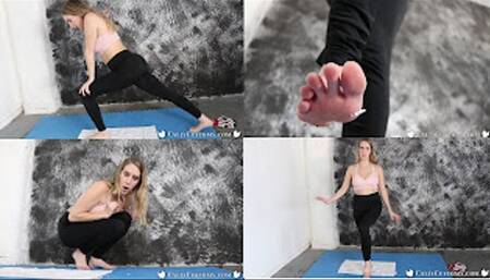 Crushing the Class with Cadence Lux : a Foot Smashing, POV Giantess Fantasy (mob)