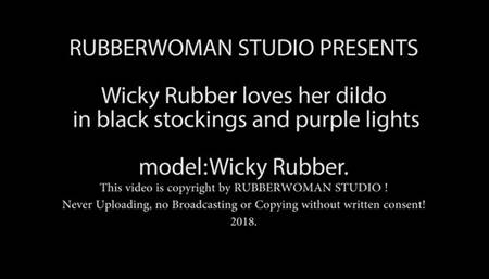 Wicky Rubber loves her Dildo