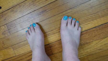 Blow your Load on my Perfectly Pedicured Toes Light blue Pedicure JOI MP4 1080
