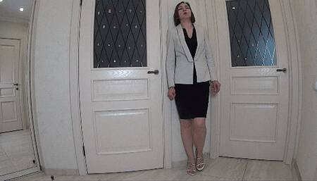 Hostess sore feet in highilled sandals