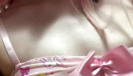 Teen Girl talks dirty and fucks herself with multiple objects and cums hard