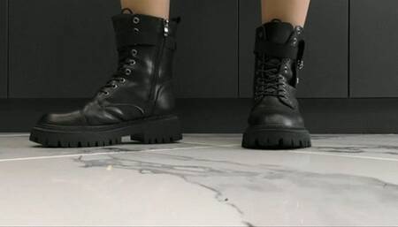 Toe tapping in black boots  WMV FULL HD 1080p
