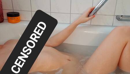 Bathtub masturbation - let's get wet!
