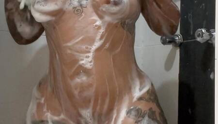 RECORDED DANCING SENSUALLY IN THE SHOWER