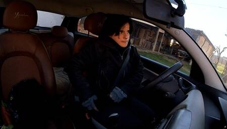 I honk my car with my ass and drive