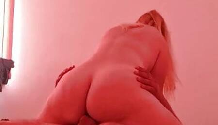 I finish my stepbrother quickly and he cum on my wet pussy