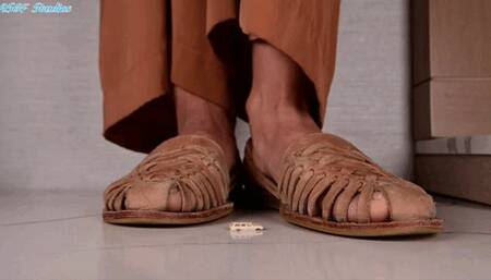 Goblin Goddess nearly squashes her construction crew! - MOV