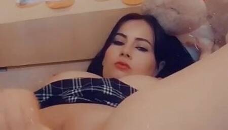 Bruneta sexy