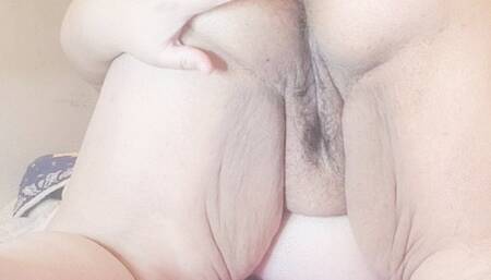 Spreading ass and puckering