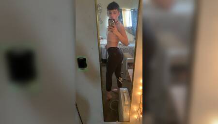 YOUNG TWINK FUCKS SELF