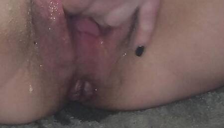 Flowerpowershowers in her Wettest pussy play ever