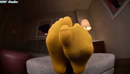 Goblin Goddess yellow hose soles! - MP4