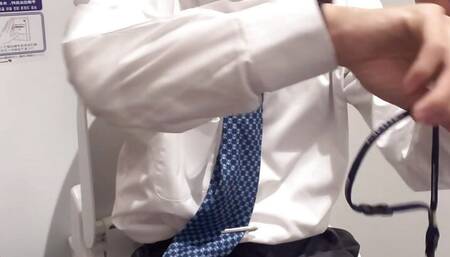 I'm being watched I got horny during work and slipped out, but I was peeped at raw masturbation Masturbation Handjob P