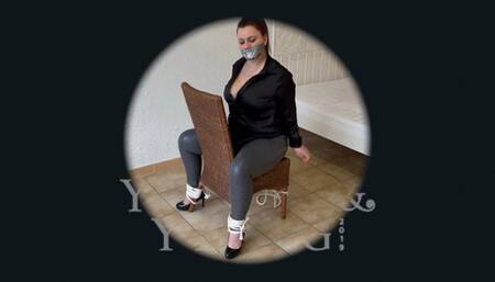 YY89 - Reverse Chair Tie