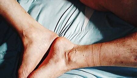 Cummy Feet - ZaneJ Solo Male Cumshot On Nice Feet, Arches, Toes, Heels
