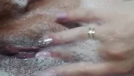 In baie cu gandul la o pula buna