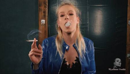 Smiling smoker Anette FHD MP4