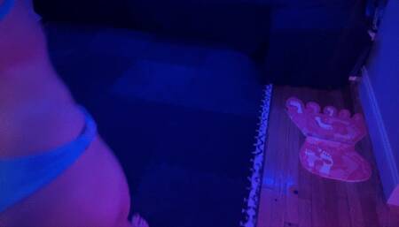 Kink Astoria - Brigit Scissors Hanz