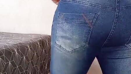 Jeans boy showing his dick. Parte 2